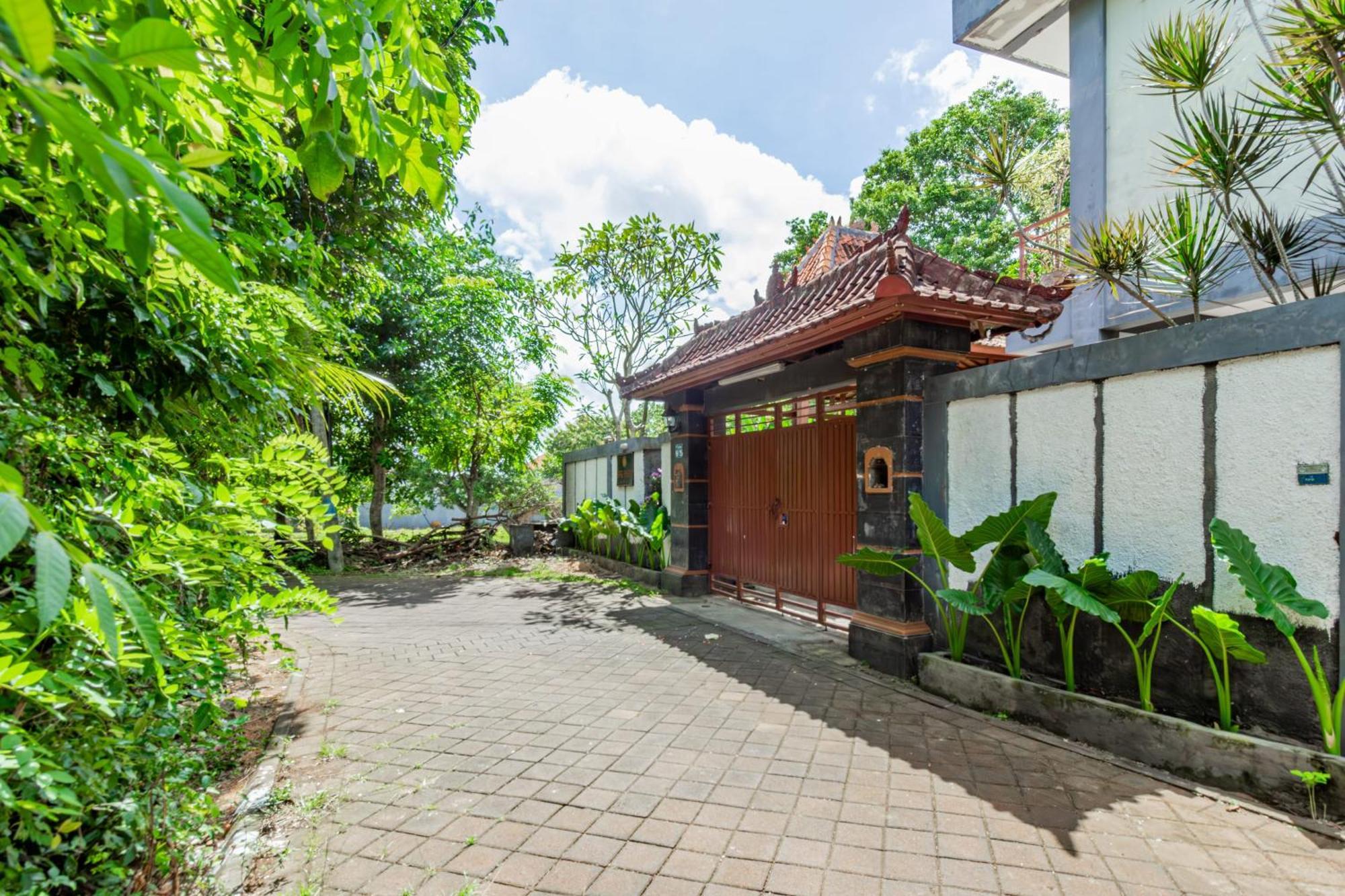 Capital O 93944 Geweka Homestay Jimbaran Buitenkant foto